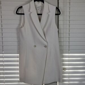 BABATON Elegant White Sleeveless Blazer Vest. Size 4